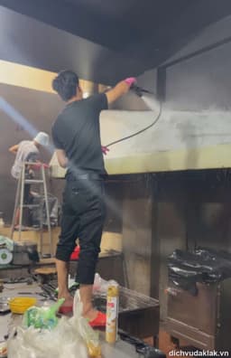 Vệ sinh ống khói nhà hàng tại Nguyễn Hữu Thọ, BMT